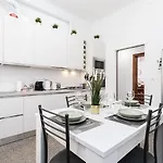 200 Mt Dal Centro La Piazzetta 公寓 瓦拉泽