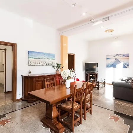 200 Mt Dal Centro La Piazzetta Appartement *