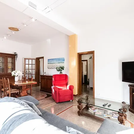 200 Mt Dal Centro La Piazzetta * Varazze