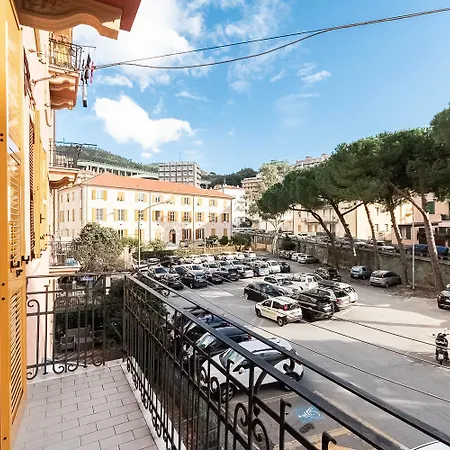 200 Mt Dal Centro La Piazzetta Varazze