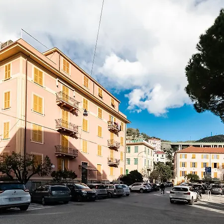 200 Mt Dal Centro La Piazzetta Varazze