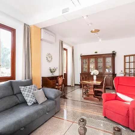 Apartment 200 Mt Dal Centro La Piazzetta