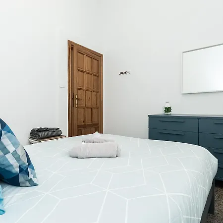 Apartment 200 Mt Dal Centro La Piazzetta *