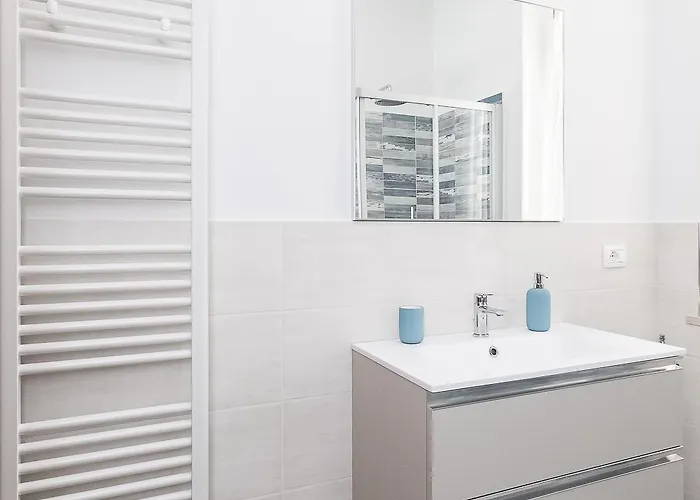 200 Mt Dal Centro La Piazzetta * Varazze